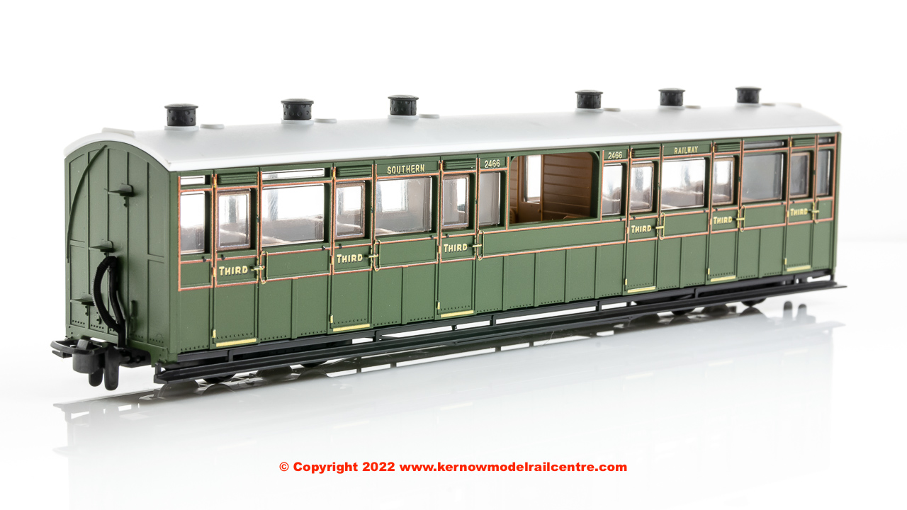 GR-451A Peco Lynton and Barnstaple Centre Observation Coach number 2466 in Southern Railway Green livery